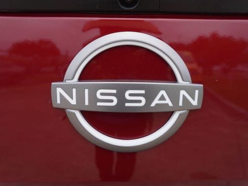 Used 2024 Nissan Frontier SL RWD image 31
