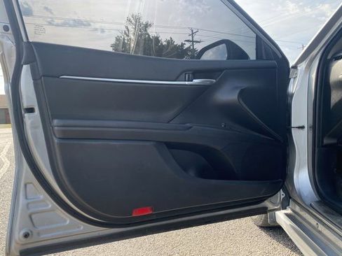 Used 2021 Toyota Camry SE FWD image 14