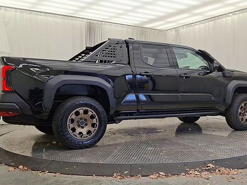 Used 2025 Toyota Tacoma Trailhunter image 7