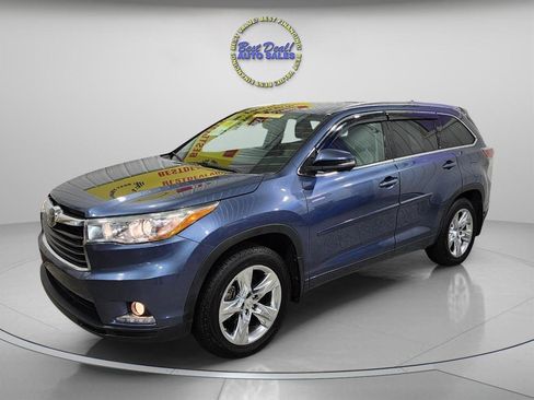 Used 2015 Toyota Highlander Limited w/ Driver Technology Package AWD/4WD image 2