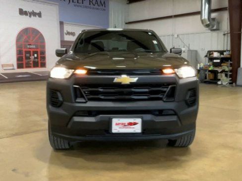 Used 2024 Chevrolet Colorado W/T image 3