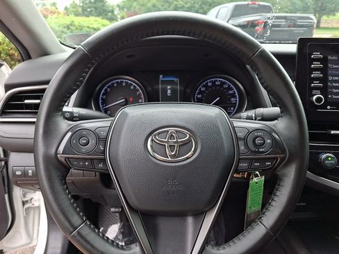 Used 2021 Toyota Camry SE FWD image 18