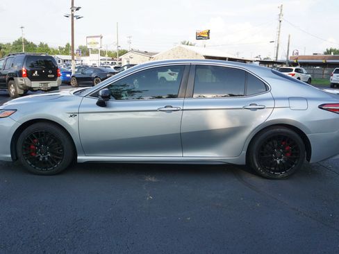 Used 2019 Toyota Camry SE FWD image 8