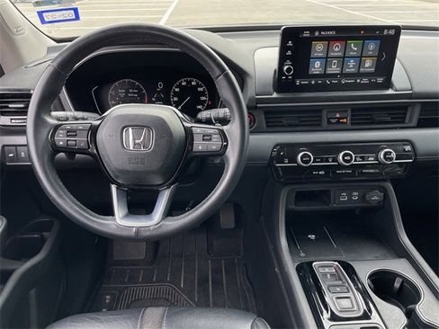 Certified 2024 Honda Pilot Touring image 11