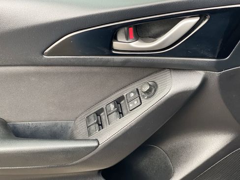 Used 2016 MAZDA MAZDA3 i Sport w/ Preferred Equipment Package image 21