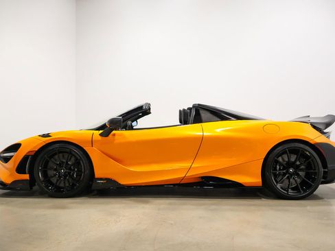 Used 2022 McLaren 765LT image 18