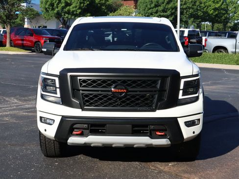 Used 2021 Nissan Titan PRO-4X w/ Pro-4x Convenience Package AWD/4WD image 30