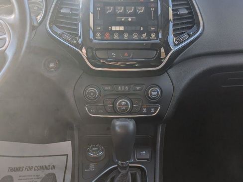 Used 2019 Jeep Cherokee Limited AWD/4WD image 10