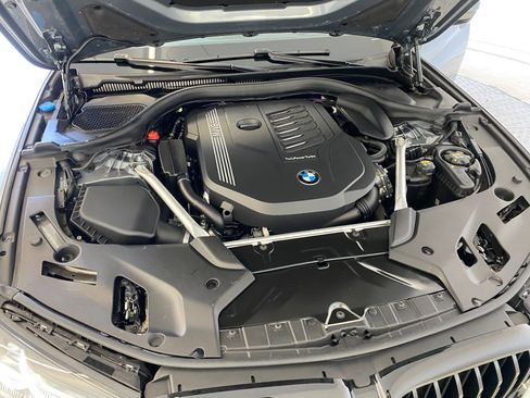 Certified 2023 BMW 540i xDrive w/ M Sport Package image 32