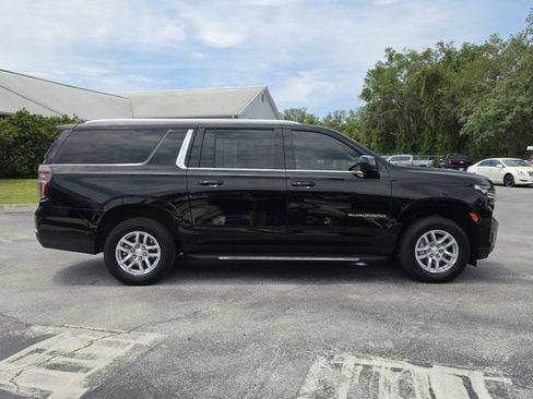 Used 2023 Chevrolet Suburban LT RWD image 6