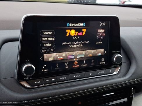 Used 2022 Nissan Rogue SV image 17