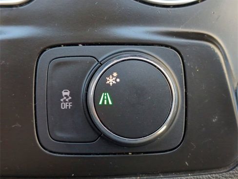 Certified 2021 Chevrolet Traverse LS image 33