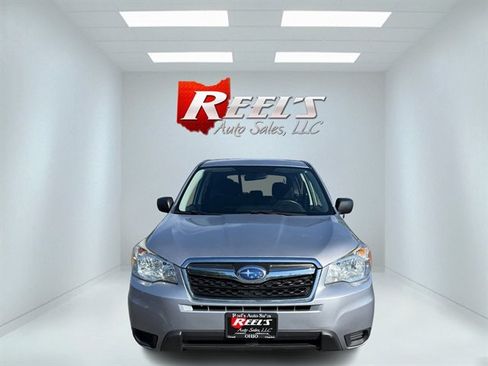 Used 2016 Subaru Forester 2.5i AWD/4WD image 2