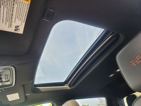 Used 2025 Chevrolet Silverado 1500 High Country w/ Technology Package image 28