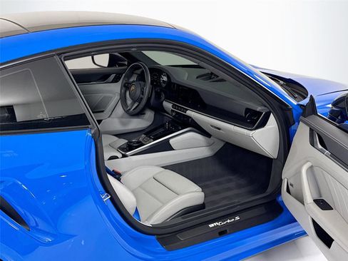 Used 2022 Porsche 911 Turbo S image 32