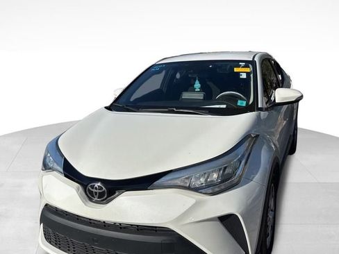 Used 2020 Toyota C-HR LE image 2