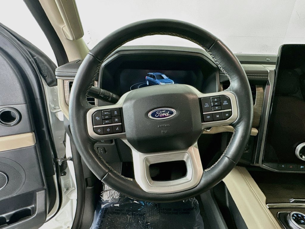 Used 2023 Ford Expedition Limited AWD/4WD image 16
