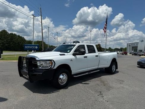 Used 2024 RAM 3500 Tradesman w/ Chrome Appearance Group AWD/4WD image 3