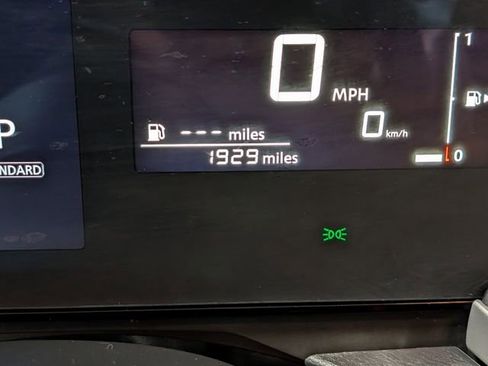 Used 2025 Nissan Kicks S image 19