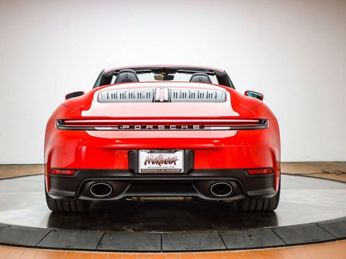 Used 2025 Porsche 911 Carrera RWD image 7