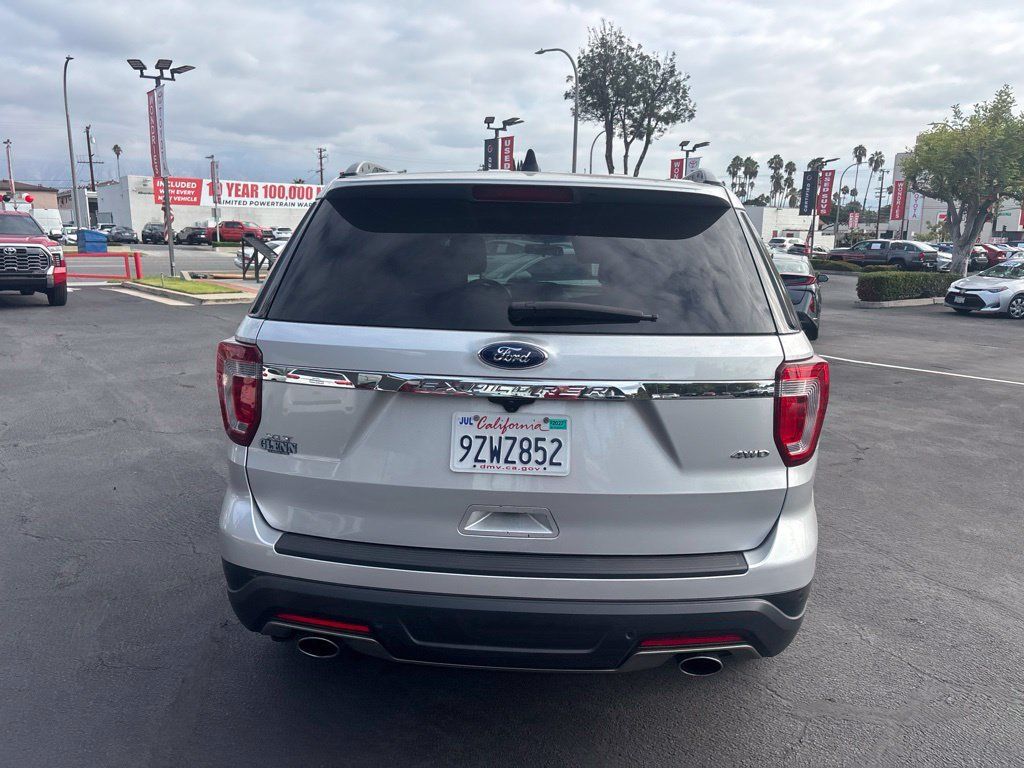 Used 2018 Ford Explorer XLT AWD/4WD image 5