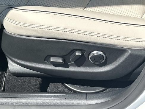 New 2027 Genesis GV70 2.5T Advanced AWD/4WD image 16