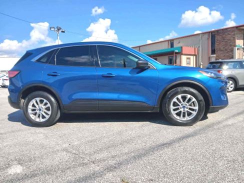 Used 2022 Ford Escape SE w/ Cold Weather Package AWD/4WD image 8