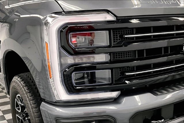 Used 2026 Ford F250 Platinum AWD/4WD image 37