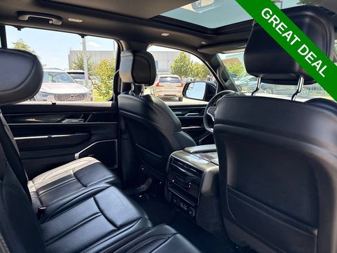 Used 2023 Jeep Wagoneer 4WD w/ Premium Group I image 13