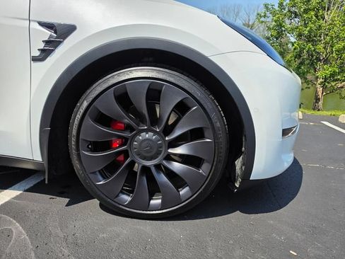 Used 2022 Tesla Model Y Performance AWD/4WD image 5