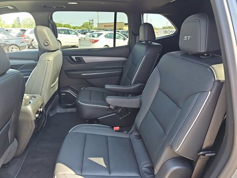 Used 2025 Buick Enclave Sport Touring w/ Super Cruise Package FWD image 23