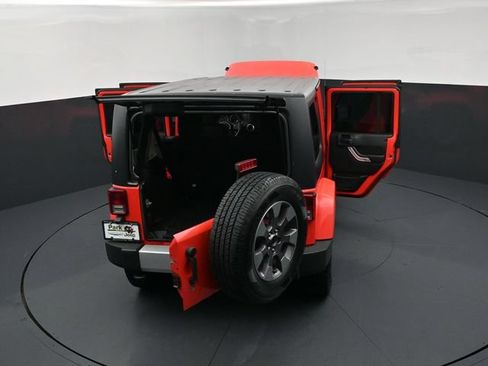 Used 2013 Jeep Wrangler Unlimited Sahara w/ Dual Top Group AWD/4WD image 29