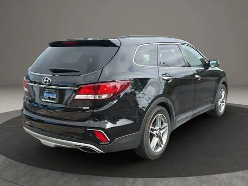 Used 2017 Hyundai Santa Fe AWD image 5