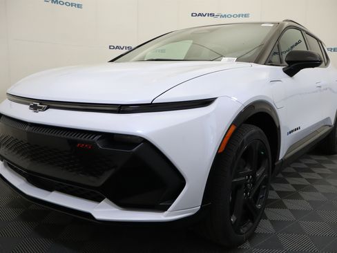 New 2026 Chevrolet Equinox EV RS image 11