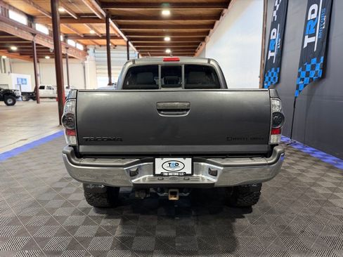 Used 2015 Toyota Tacoma 4x4 Double Cab w/ TRD Off-Road Package image 4