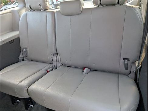 Used 2016 Toyota Sienna LE image 7