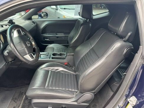 Used 2014 Dodge Challenger SXT Plus RWD image 10