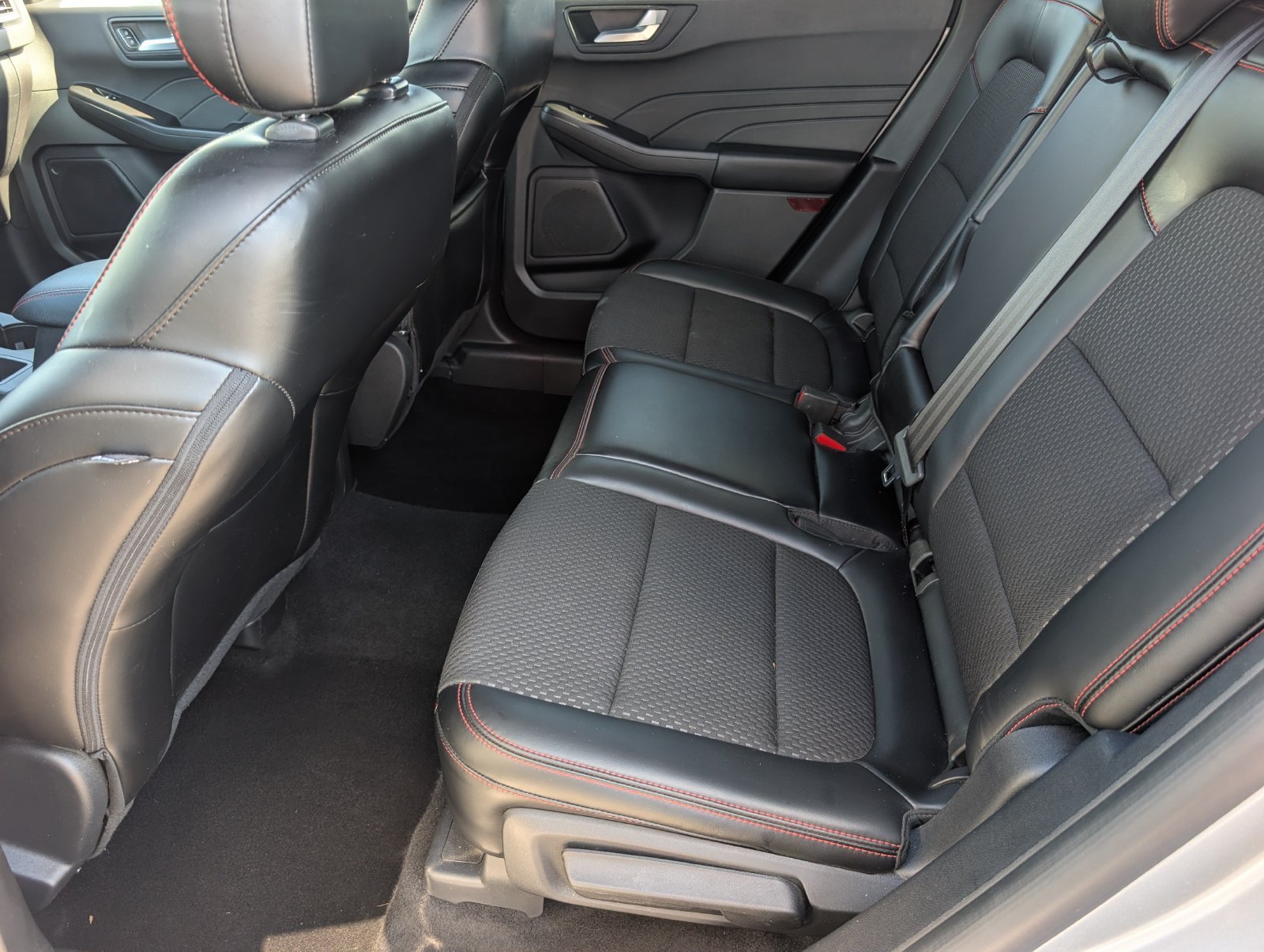 Used 2024 Ford Escape ST-Line w/ Tech Pack #1 AWD/4WD image 29