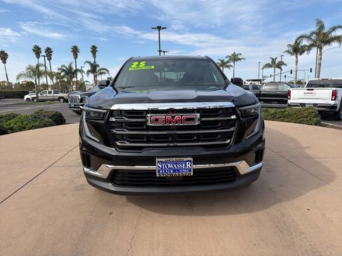 Used 2025 GMC Acadia Elevation image 2