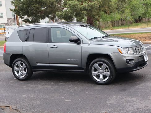 Used 2012 Jeep Compass Limited w/ Sun/Sound Group AWD/4WD image 2