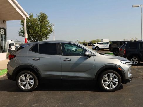 Used 2025 Buick Encore GX Preferred FWD image 4