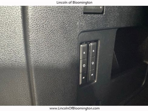 Used 2019 Lincoln Navigator Select AWD/4WD image 30