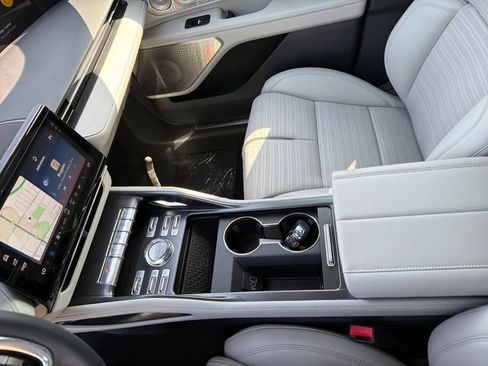 New 2026 Lincoln Nautilus Reserve AWD/4WD image 21