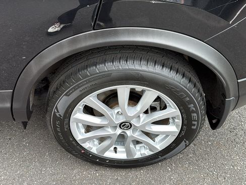 Certified 2021 Nissan Rogue Sport SV AWD/4WD image 21