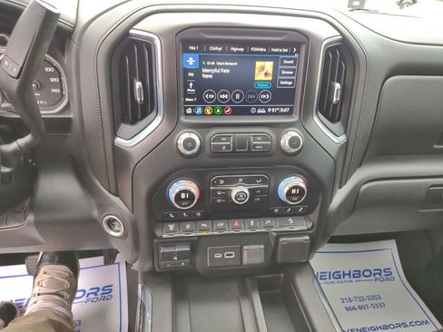 Used 2020 GMC Sierra 2500 AT4 w/ AT4 Premium Package AWD/4WD image 28