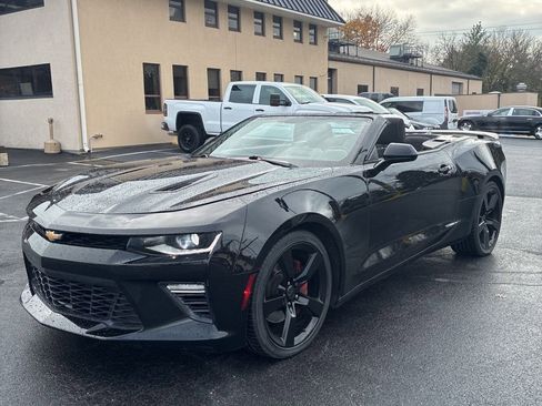 Used 2017 Chevrolet Camaro SS image 3