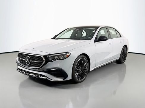 Used 2024 Mercedes-Benz E 350 4MATIC Sedan w/ MBUS Superscreen Package image 3