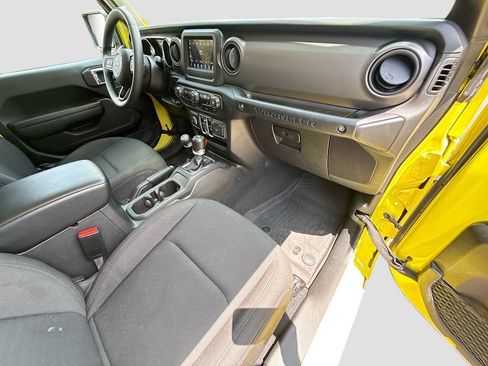 Used 2023 Jeep Wrangler Unlimited w/ Convenience Group AWD/4WD image 38