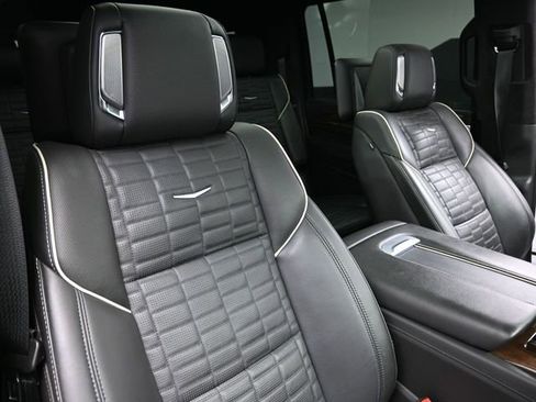 Used 2024 Cadillac Escalade ESV Premium Luxury Platinum AWD/4WD image 29