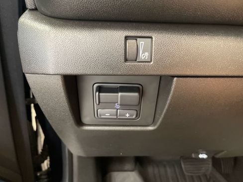 Used 2024 Chevrolet Colorado LT w/ LT Convenience Package AWD/4WD image 15